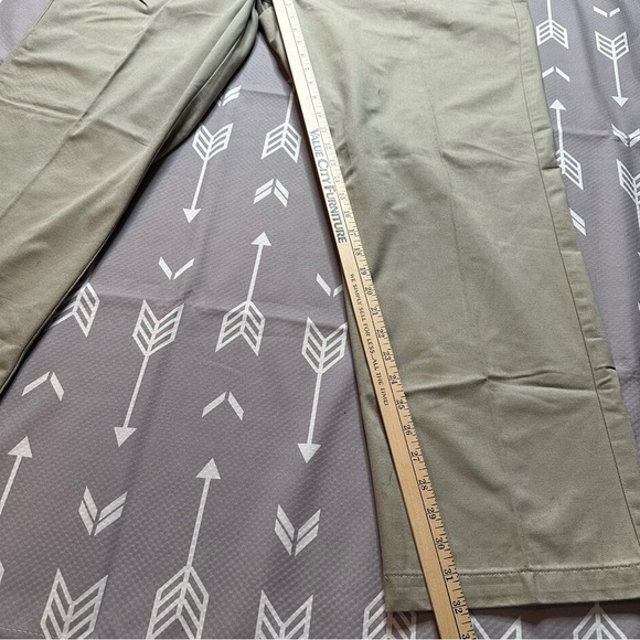 ❌SOLD❌Dockers Recode Men's Khaki Pants Sz 44" x 32" 100% Cotton Straight Legs - Picture 7 of 8